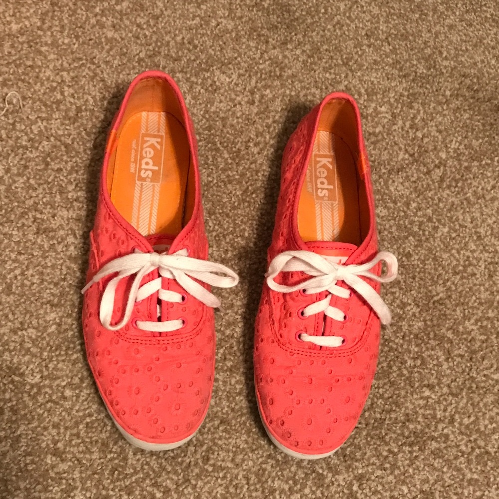 Coral eyelet keds size 8.5