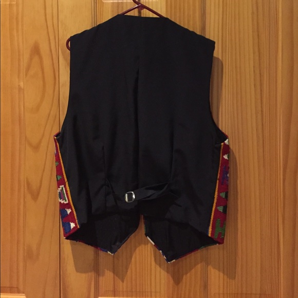 Vest - Picture 2 of 4