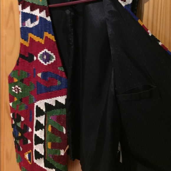 Vest - Picture 3 of 4