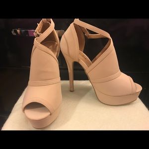 Brand new Heel -  S 6.5