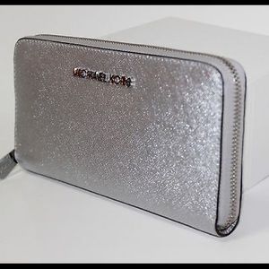 Jet Set Travel Michael Kors Wallet