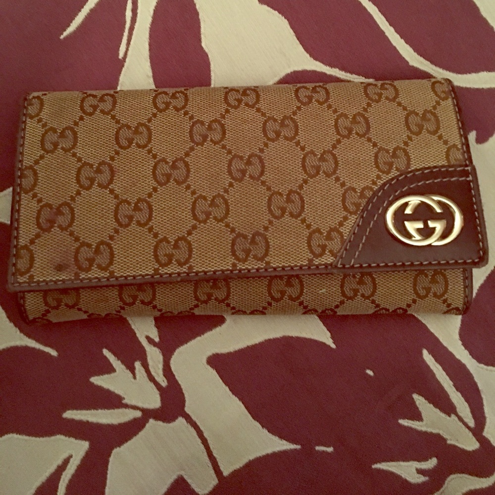 Authentic Gucci wallet