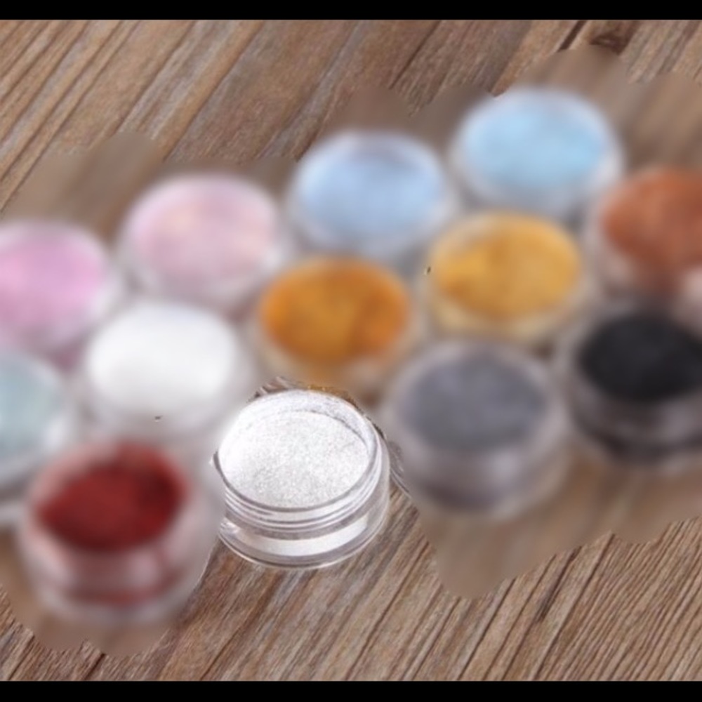 Glitter eyeshadow powder