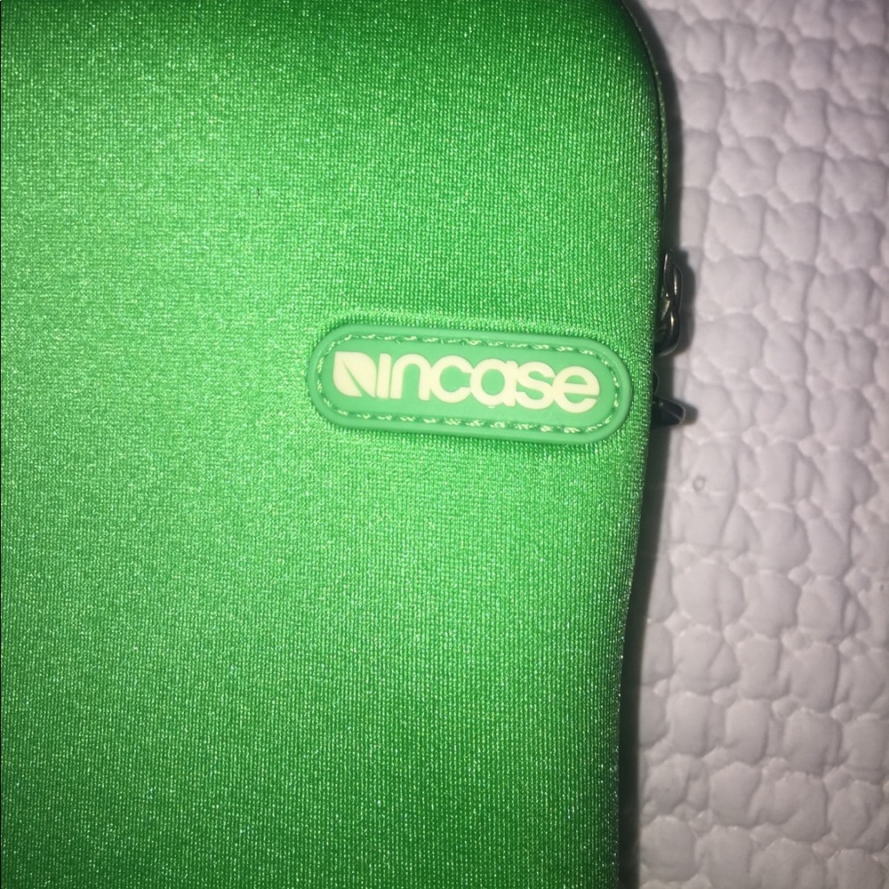 Incase laptop case - Picture 2 of 7
