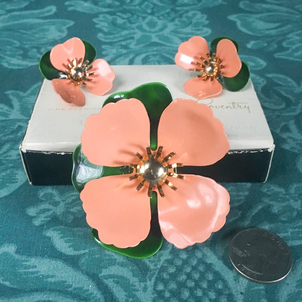 🚫SOLD🚫 Vtg Sarah Coventry flower brooch/earrings