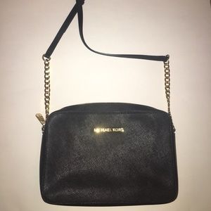 Micheal Kors cross body