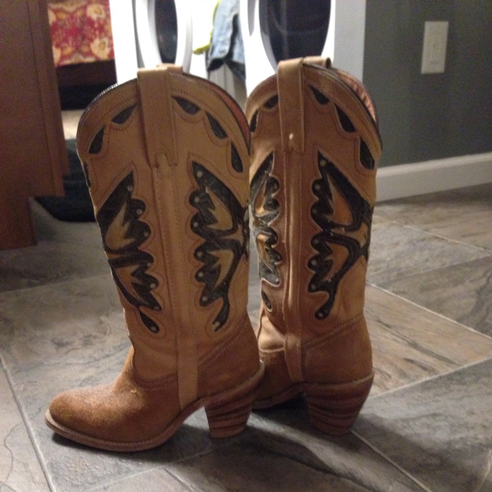 MISS CAPEZIO Vintage Butterfly boots