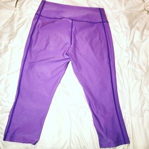 Purple cropped leggings