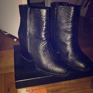 Steve Madden Booties *