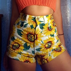 Highwaisted sunflower American Apparel shorts
