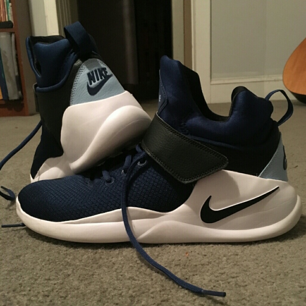 Mens Nike Kwazi size 10