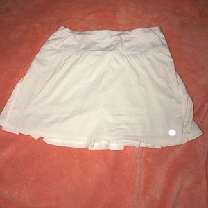 White lulu lemon tennis skirt