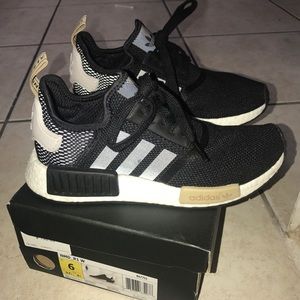 SOLD ON EBAYAdidas NMD R1 women size 6