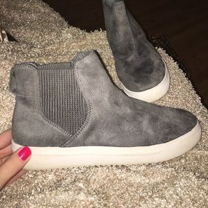 Size 8 Steve Madden slip on sneakers