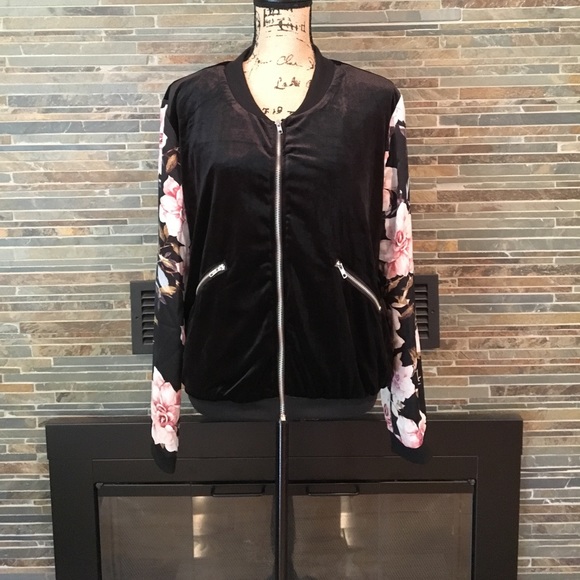 Black Velvet Floral Sleeve Bomber Jacket - Picture 4 of 6