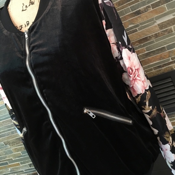 Black Velvet Floral Sleeve Bomber Jacket - Picture 6 of 6