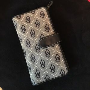 Dooney and Bourke wallet