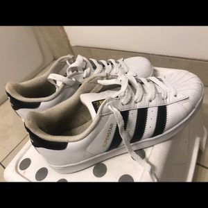 Adidas superstar women's size 7.5