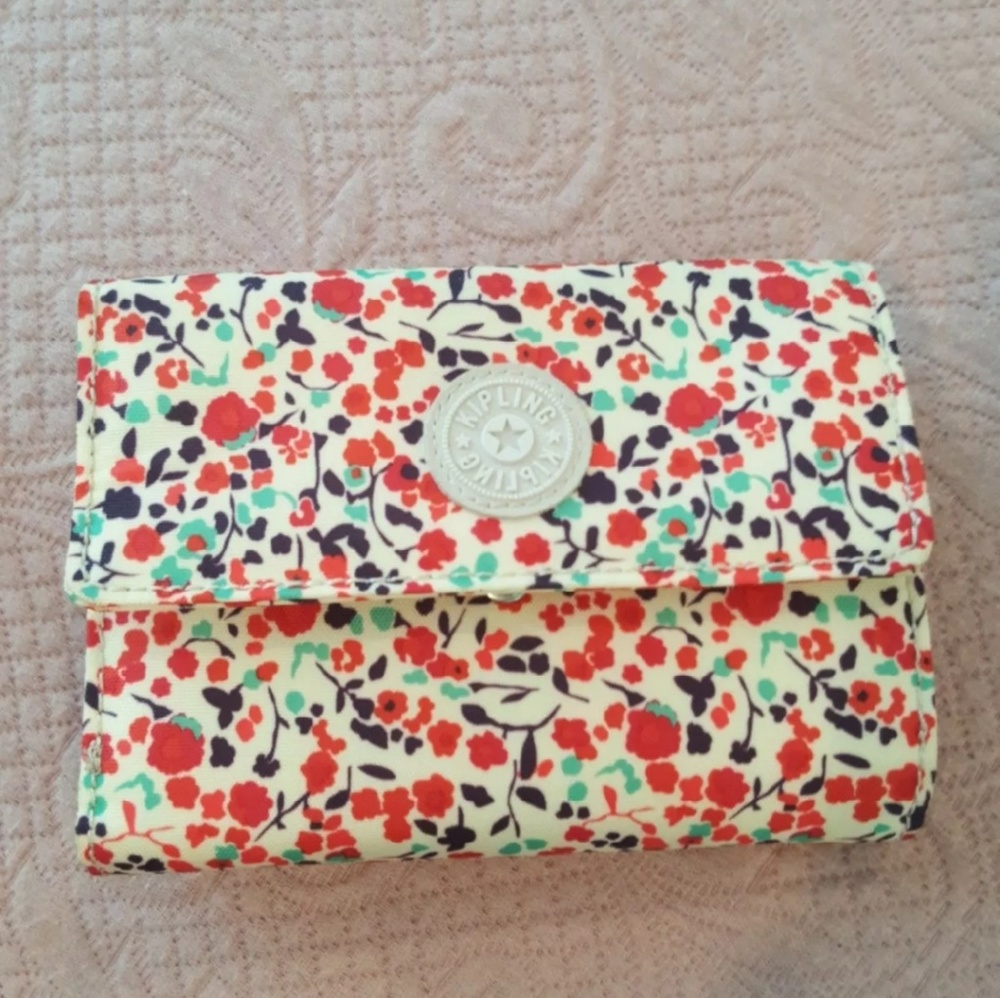 Kipling flowered wallet