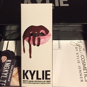 BRAND NEW Kylie Jenner lipkit - Leo