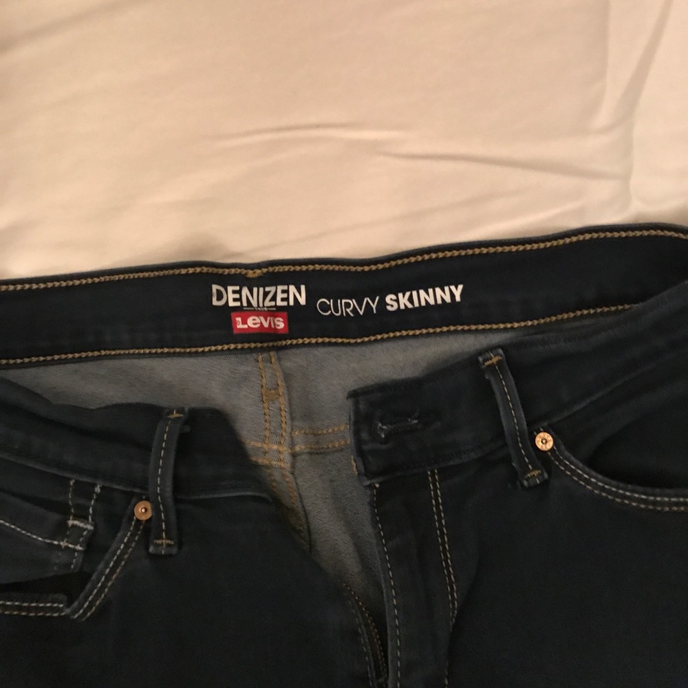 Dark blue jeans - These jeans are THE BEST!
