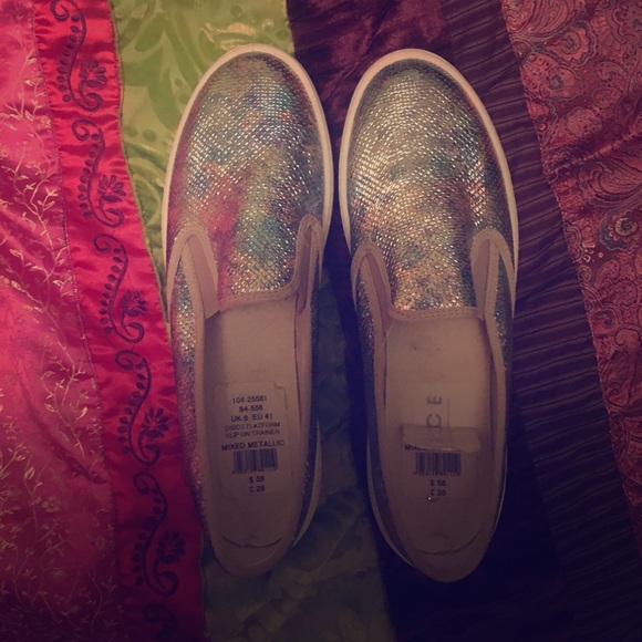 Shoes size 8 - Picture 1 of 2