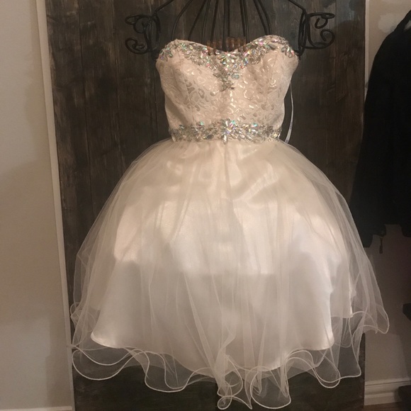 HOMECOMING DRESS - Picture 1 of 2