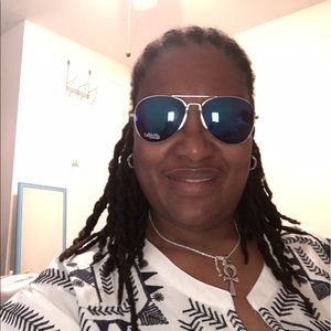 Meet your Posher, Tahirah