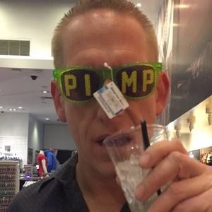 Meet your Posher, Eric