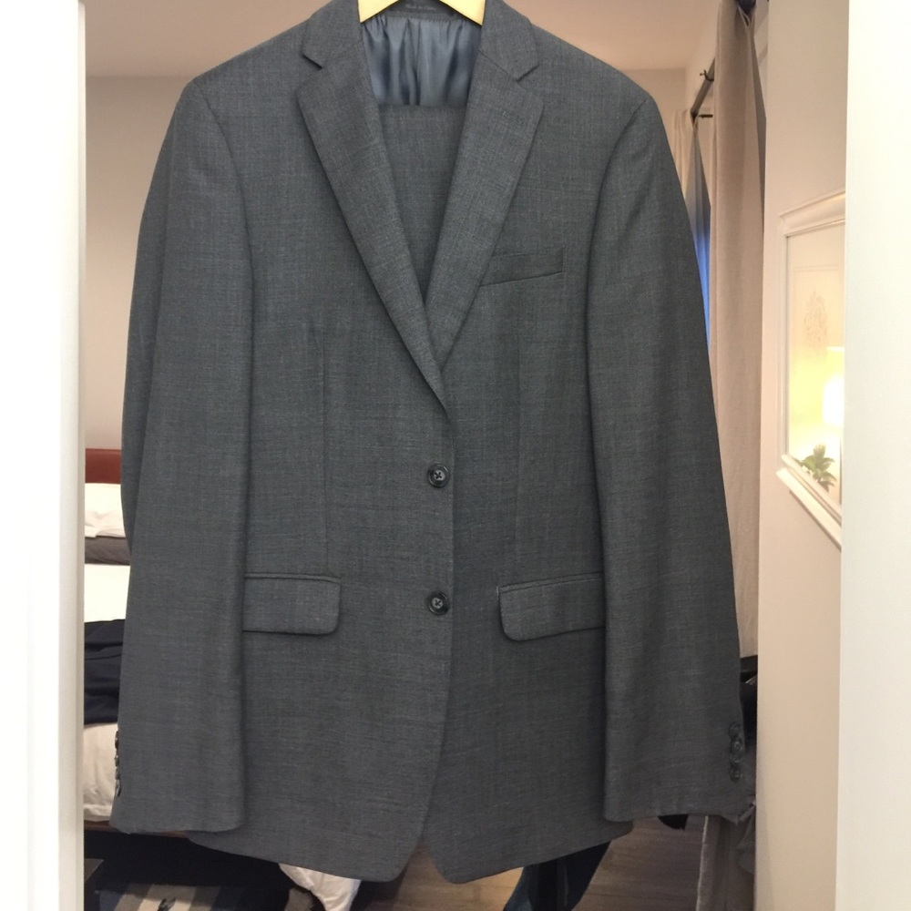 CALVIN KLEIN Gray Suit Size 36R