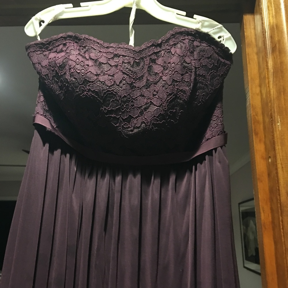 short scalloped strapless lace mesh dress