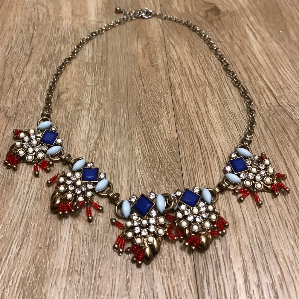 Statement necklace