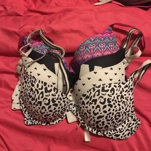 Pink Victoria secret bras