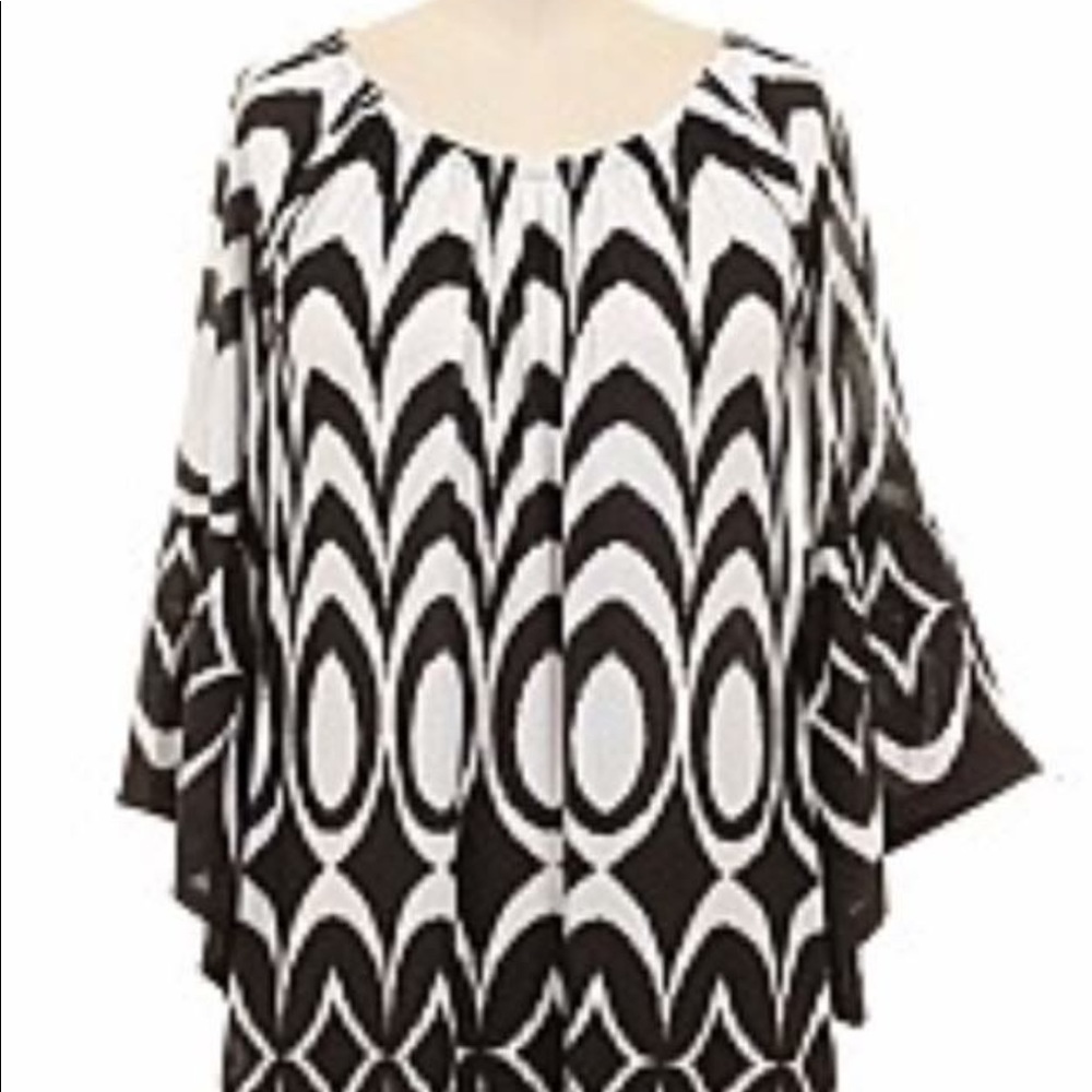 Black and white tunic