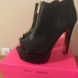 Betsey Johnson Open toed Heeled Booties Size 8.5
