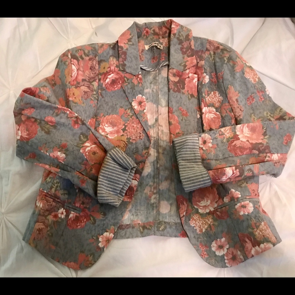 Lightweight crop floral jacket
