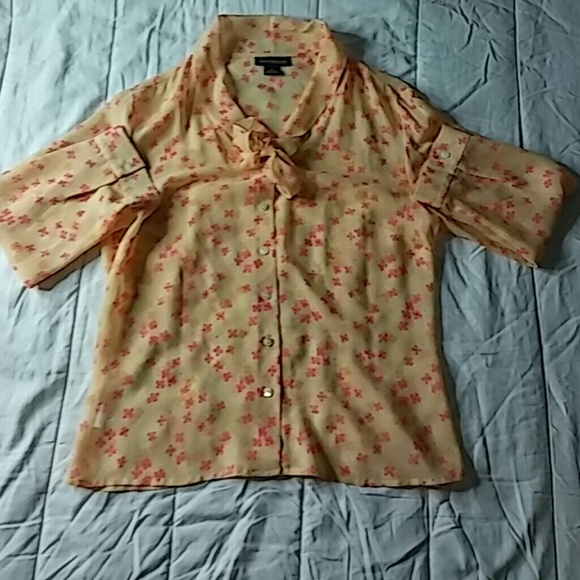 Ann Taylor silk blouse. - Picture 2 of 2
