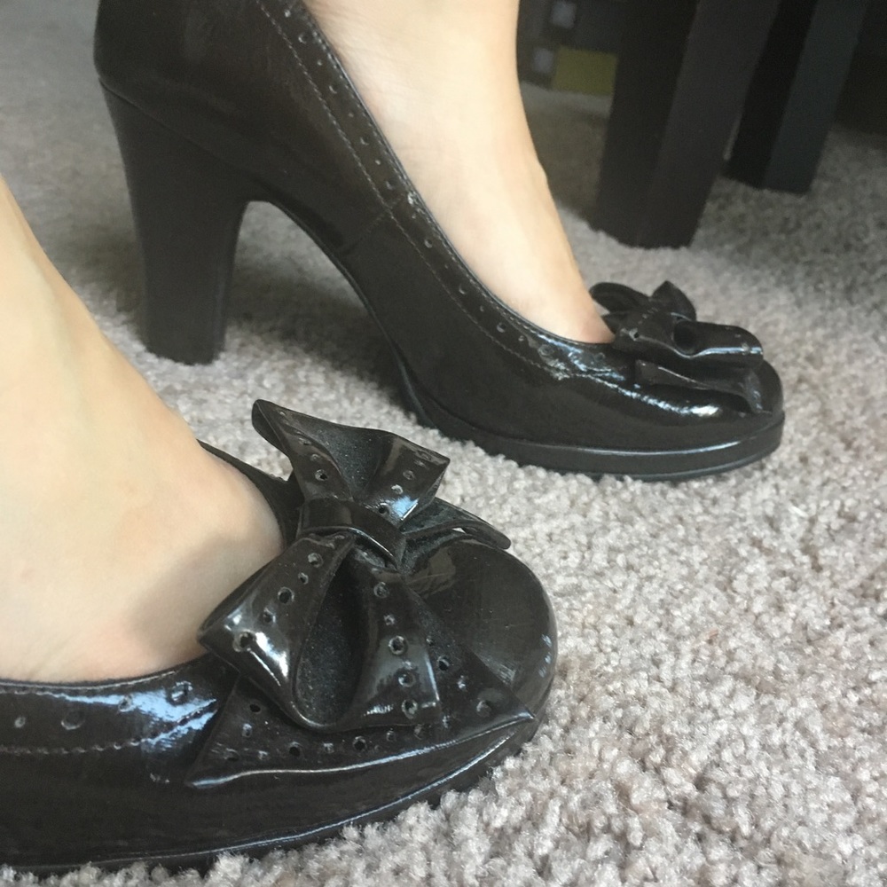 Brown Rampage Bow Heels