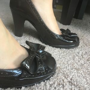 Brown Rampage Bow Heels