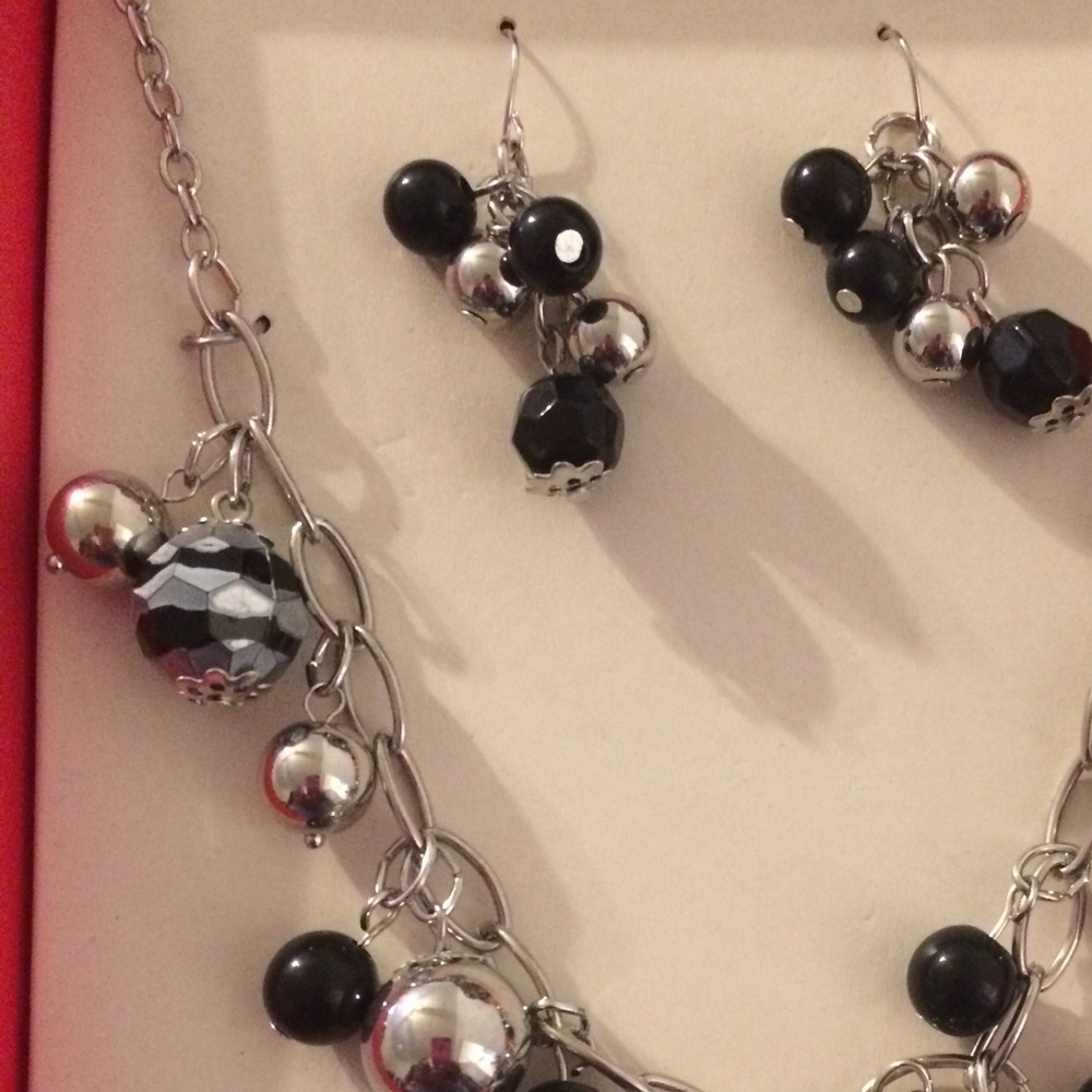 Jewelry Set With Decorative Box