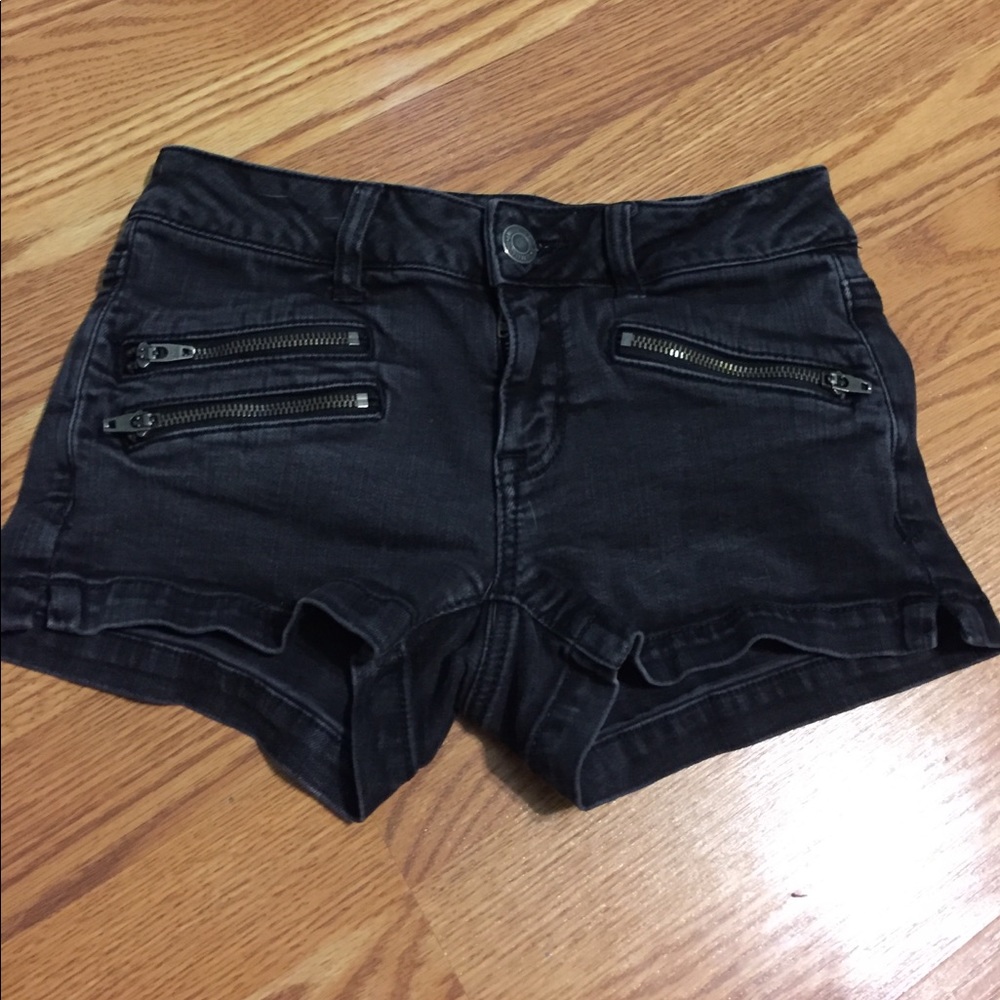 Black 🍑 shorts