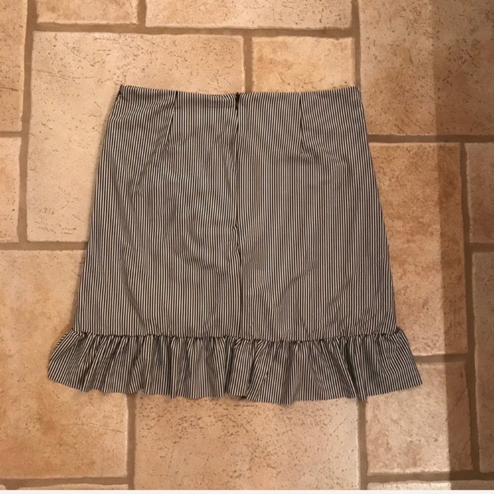 Last one! 5 star NWT rated gingham ruffle mini - Picture 5 of 5