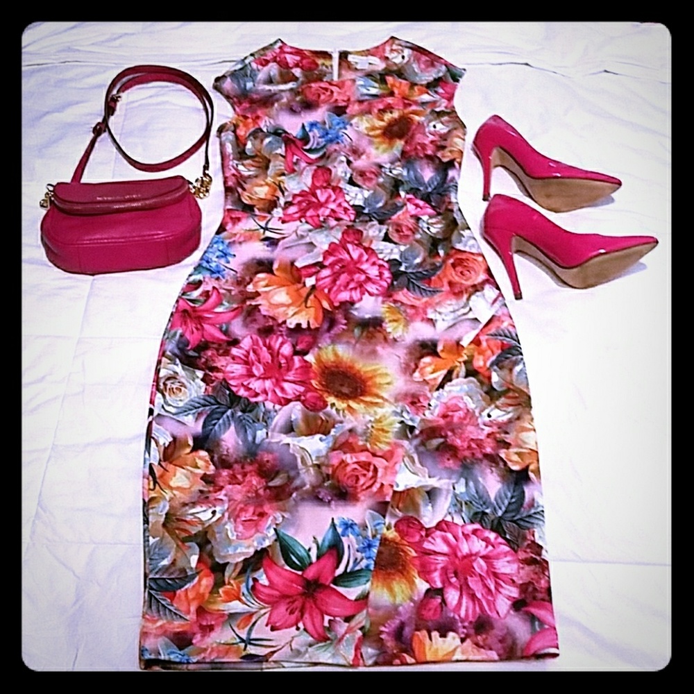 New!  beautiful  floral midi dress!