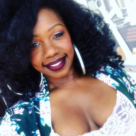 Meet your Posher, Qiana - Picture 1 of 1