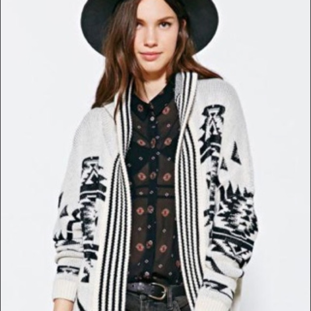 Ecote Jacquard Hooded Cardigan - size small.