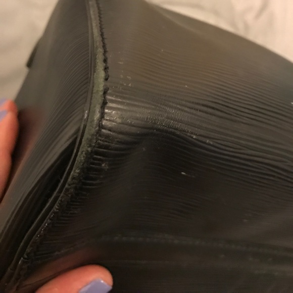 Louis Vuitton Purse - USED - Picture 11 of 16