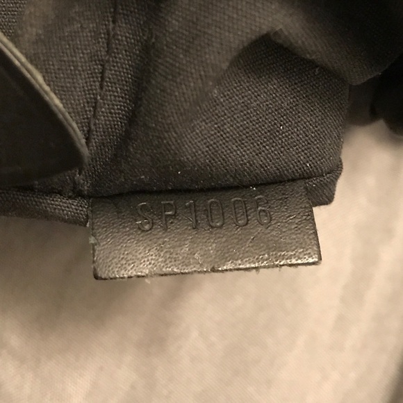 Louis Vuitton Purse - USED - Picture 6 of 16