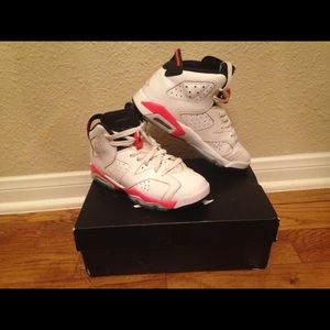Jordan 6 retro white infrared boys size 4.5y