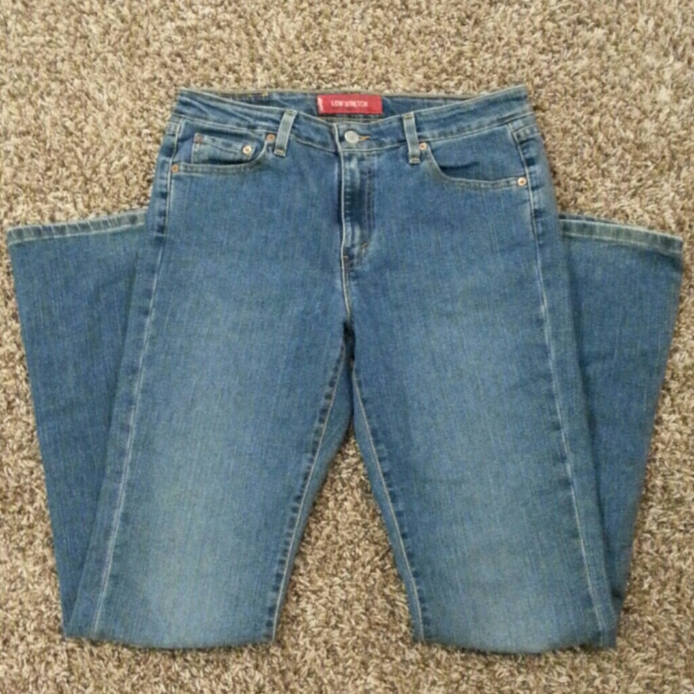 ⭐Levi's 519 Flare Jeans⭐