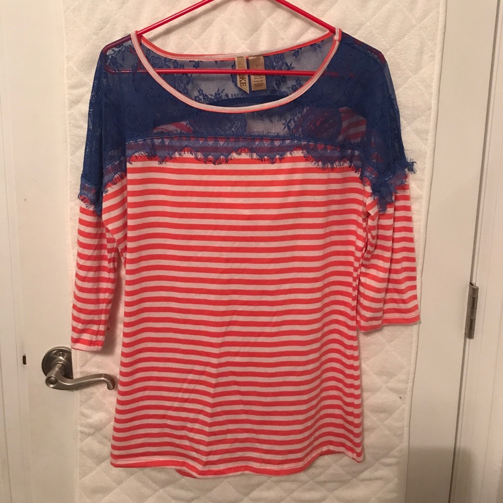 Striped shirt with lace